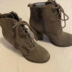 Chinese laundry olive green suede booties